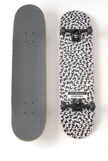 SKATEBOARD - BLACK